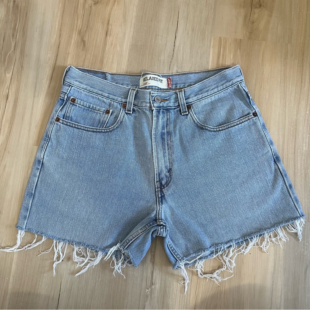 Levi’s Relaxed Fit Custom Cut Jean Shorts 32
